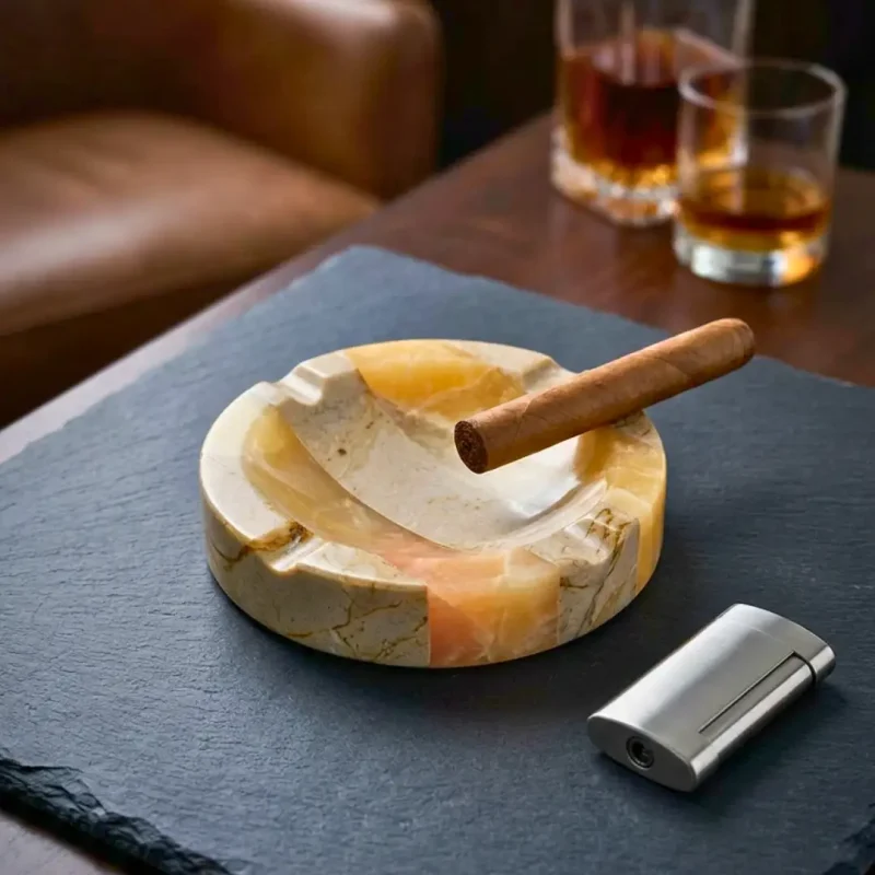 Posacenere in onice striato chiaro Onixe Design